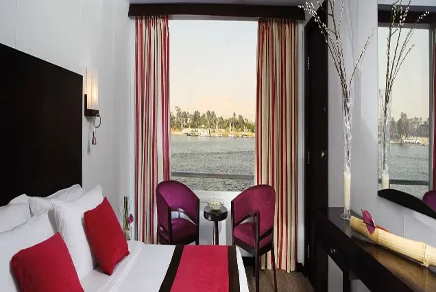 Cruzeiro Movenpick Royal Lily no Nilo 4 Dias Assuão Luxor