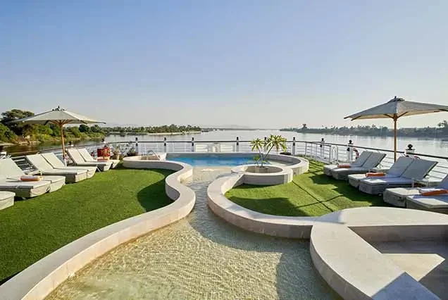 Cruzeiro Mövenpick MS Royal Lotus no Nilo 5 Dias Luxor Assuão