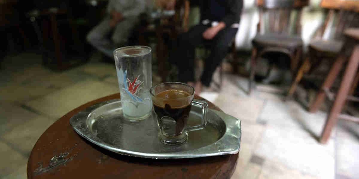 Como é o café árabe, o que se bebe no Egito?