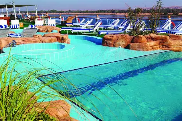 Cruzeiro Mövenpick MS Royal Lotus no Nilo 4 Dias Assuão Luxor