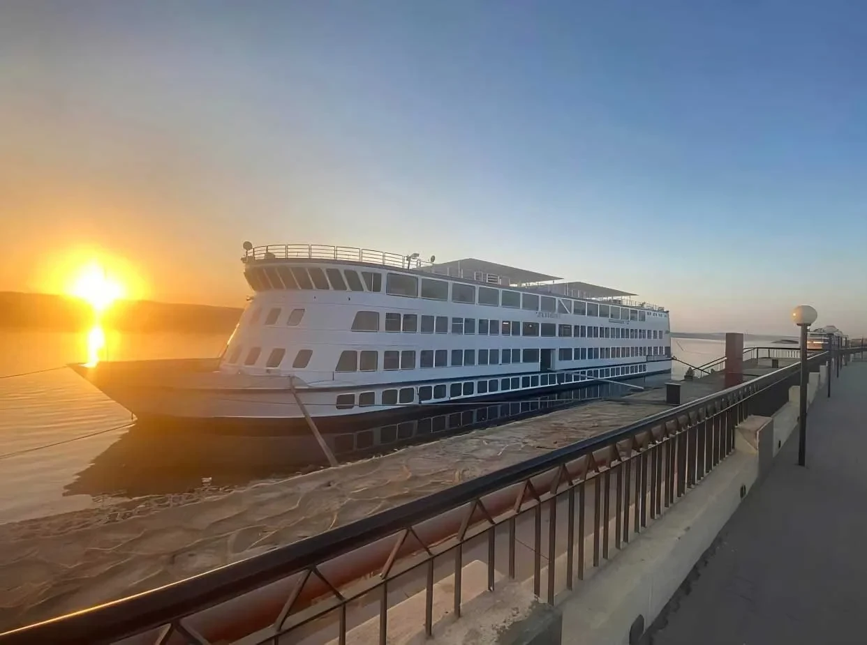 Cruzeiro El Fostat no Nilo 4 Dias Assuão Luxor