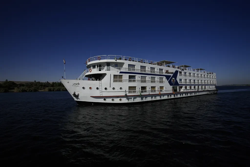 Cruzeiro Movenpick Hamees no Nilo 4 Dias Assuão Luxor