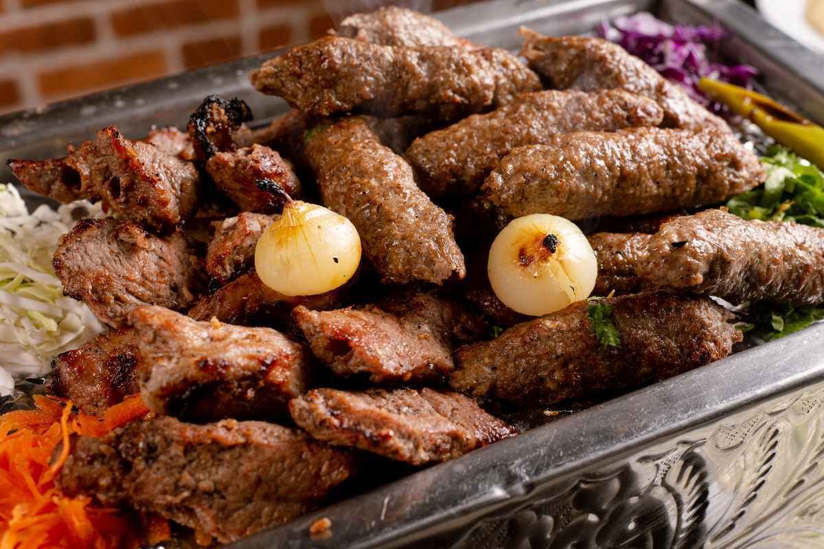 O que é a kofta e como é cozinhada no Egito