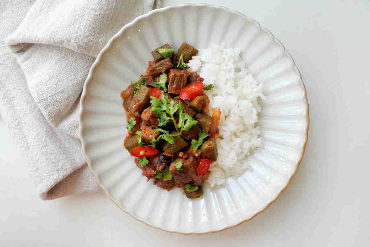 Okra Egípcia - o Ensopado de Bamia mais Tradicional