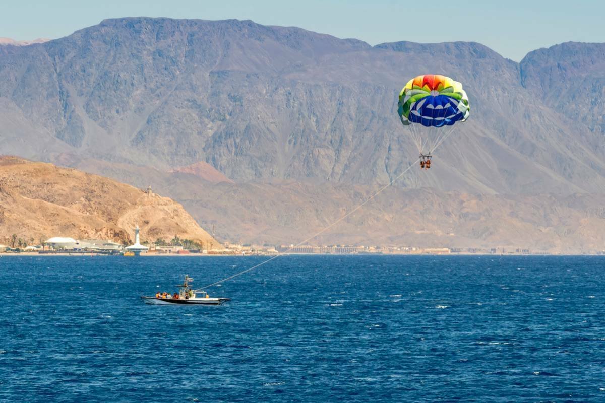 Parasailing no Mar Vermelho - O que é e onde fazer