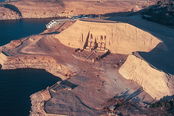 Cruzeiro de Assuã para Luxor com Excursão a Abu Simbel
