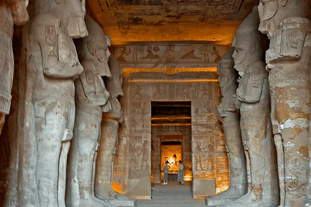 Cruzeiro de Assuã para Luxor com Excursão a Abu Simbel
