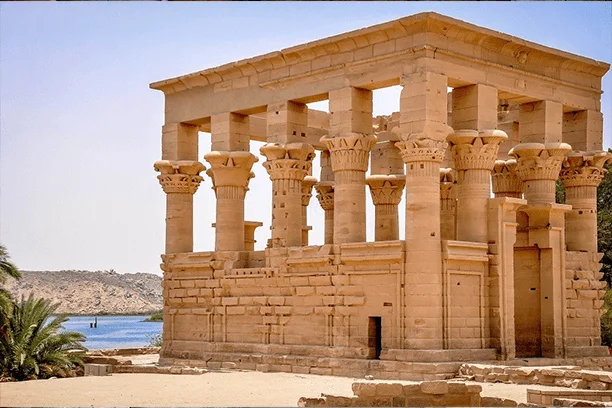 Cruzeiro de Assuã para Luxor com Excursão a Abu Simbel