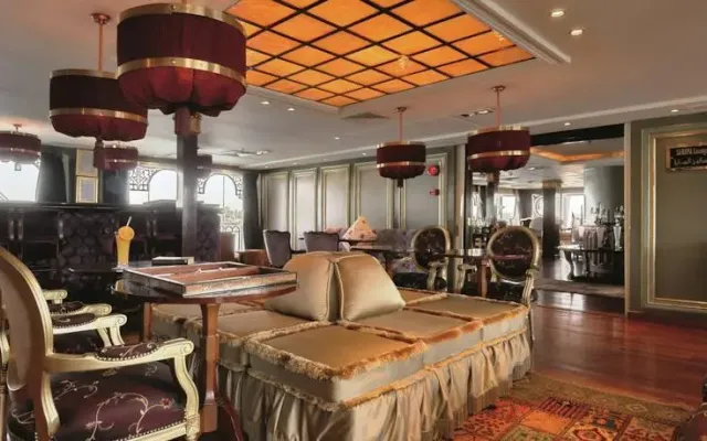 Cruzeiro Mövenpick SS Misr no Nilo 4 Dias Assuão Luxor