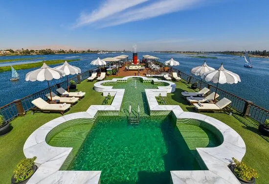 Cruzeiro Mövenpick SS Misr no Nilo 4 Dias Assuão Luxor