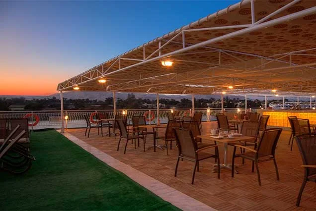 Cruzeiro Steigenberger Legacy no Nilo 4 Dias Assuão Luxor