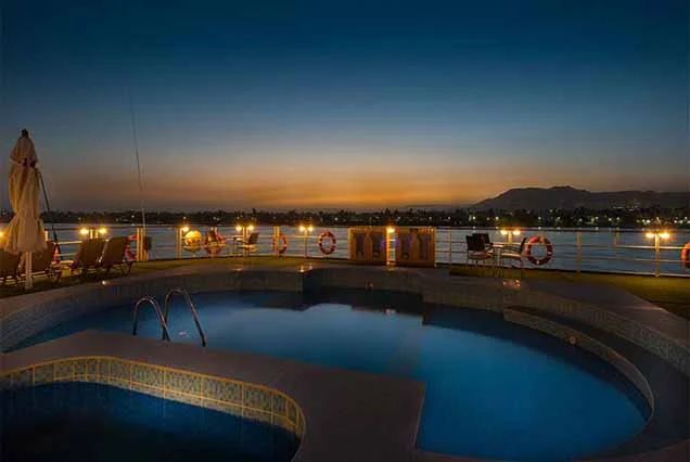 Cruzeiro Steigenberger Regency no Nilo 4 Dias Assuão Luxor