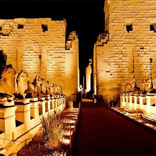 Espetáculo de Luz e Som no Templo de Karnak