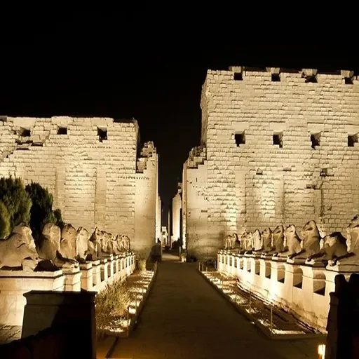 Espetáculo de Luz e Som no Templo de Karnak