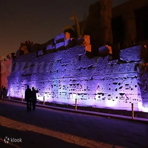 Espetáculo de Luz e Som no Templo de Karnak