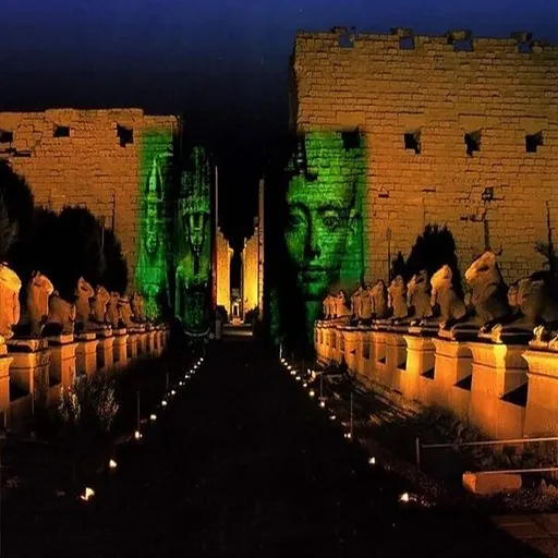 Espetáculo de Luz e Som no Templo de Karnak