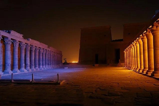 Espetáculo de Luz e Som no Templo de Philae