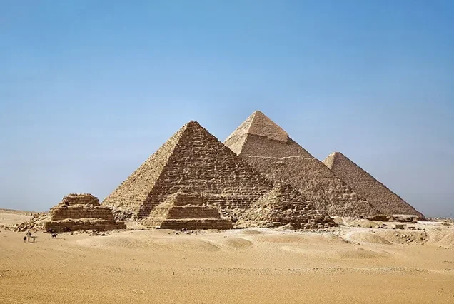Excursão às Pirâmides e Abu Simbel