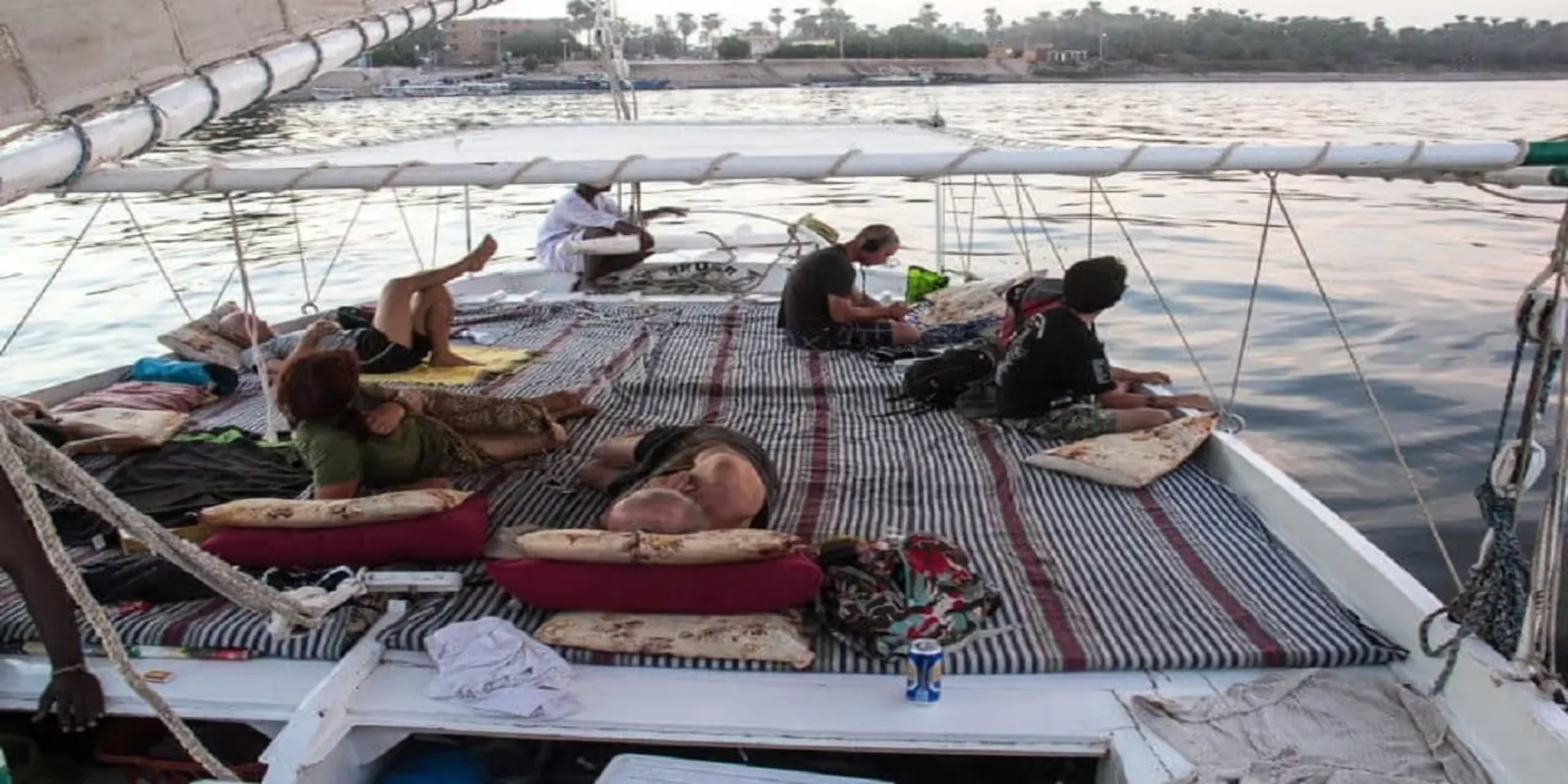 Viagem de Feluca no Nilo no Cairo