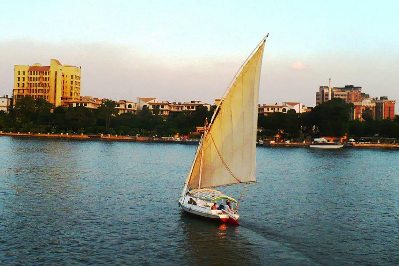 Viagem de Feluca no Nilo no Cairo