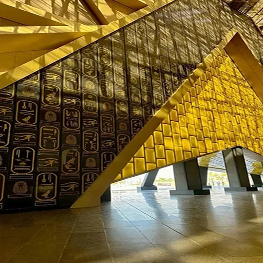 Grande Museu Egípcio de Hurghada de Avião