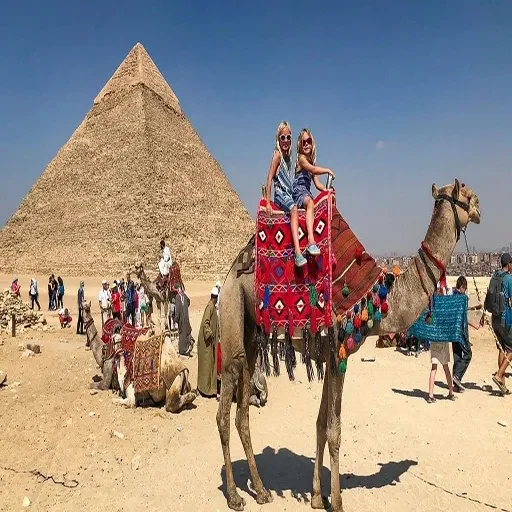 Grande Museu Egípcio de Luxor de Avião