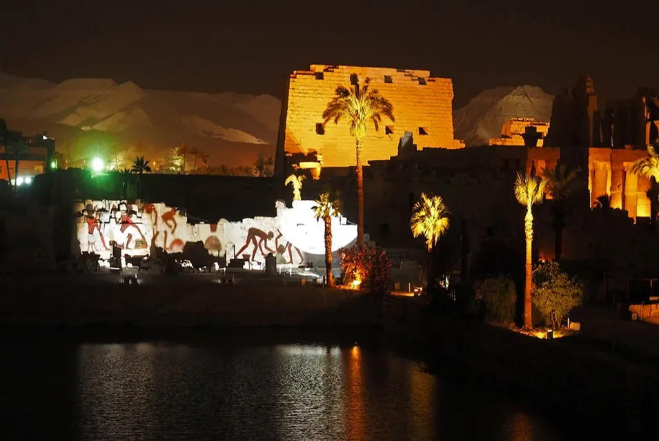 Espetáculo de Luz e Som nos Templos de Karnak