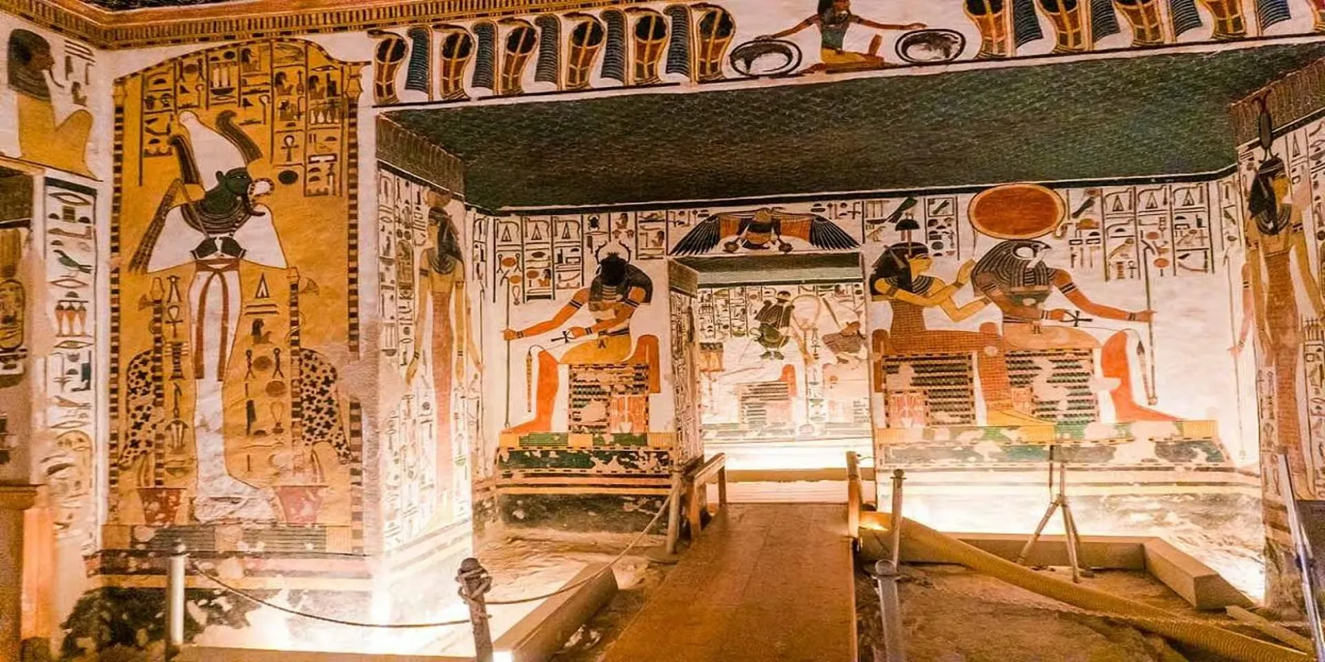 Templo de Ramessés, Templo de Habu e Vale dos Nobres