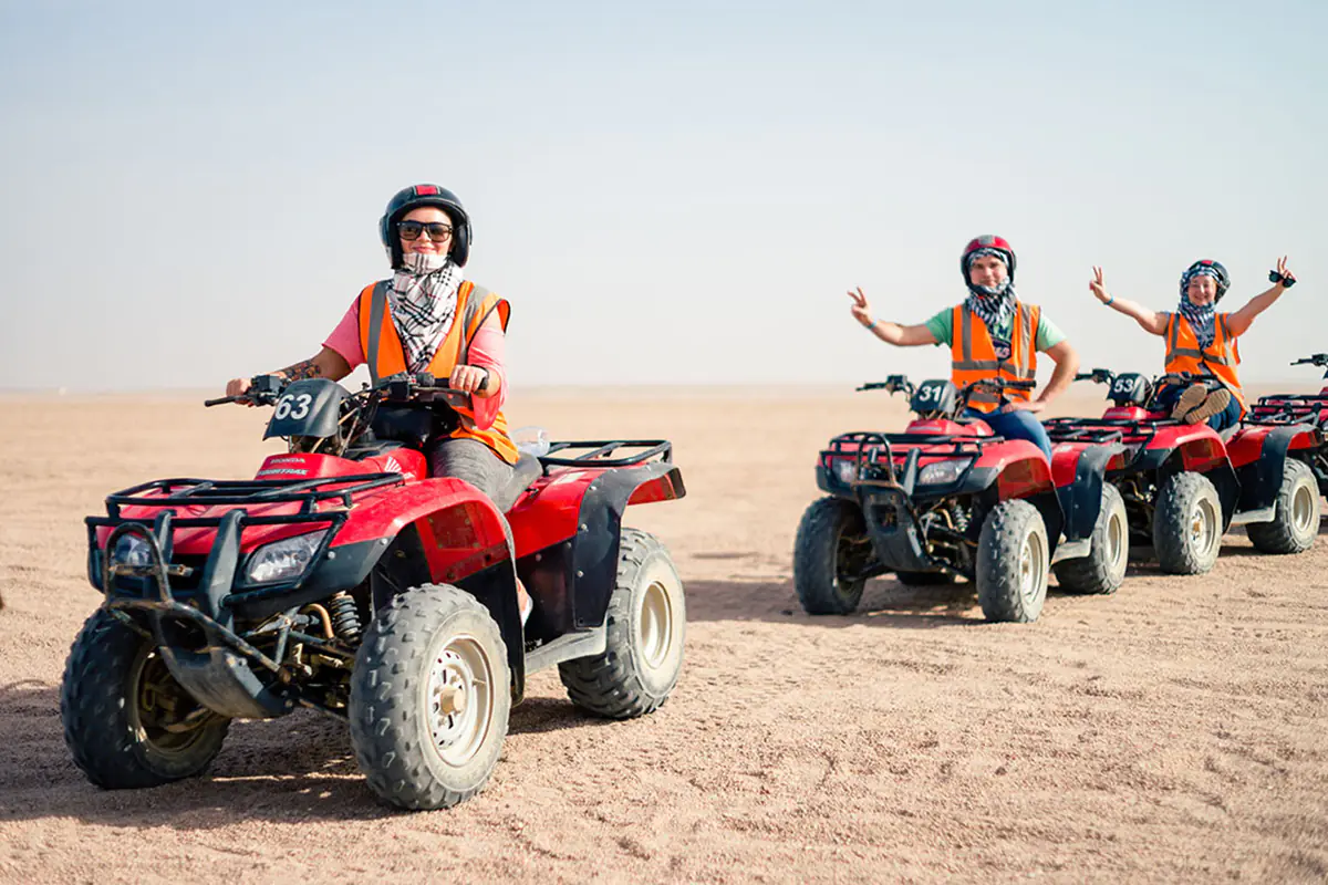 Viagem de Safári no Deserto ao Pôr do Sol