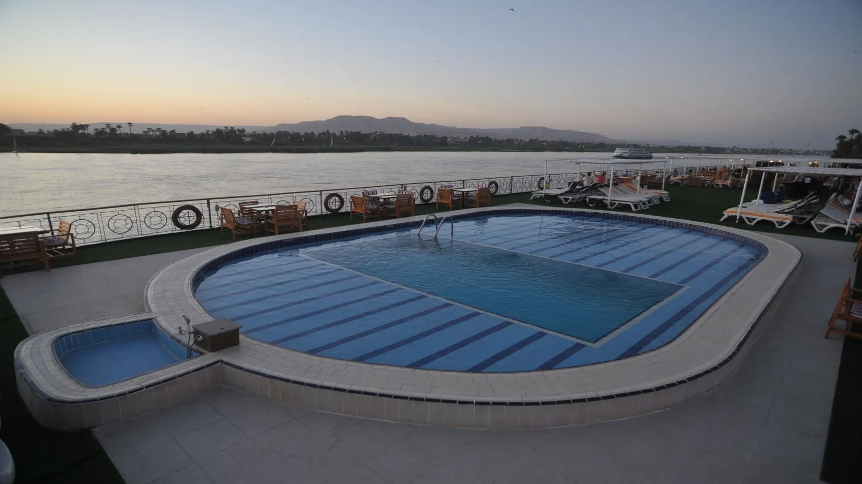 Cruzeiro Royal Esadora no Nilo 8 Dias Luxor Assuão