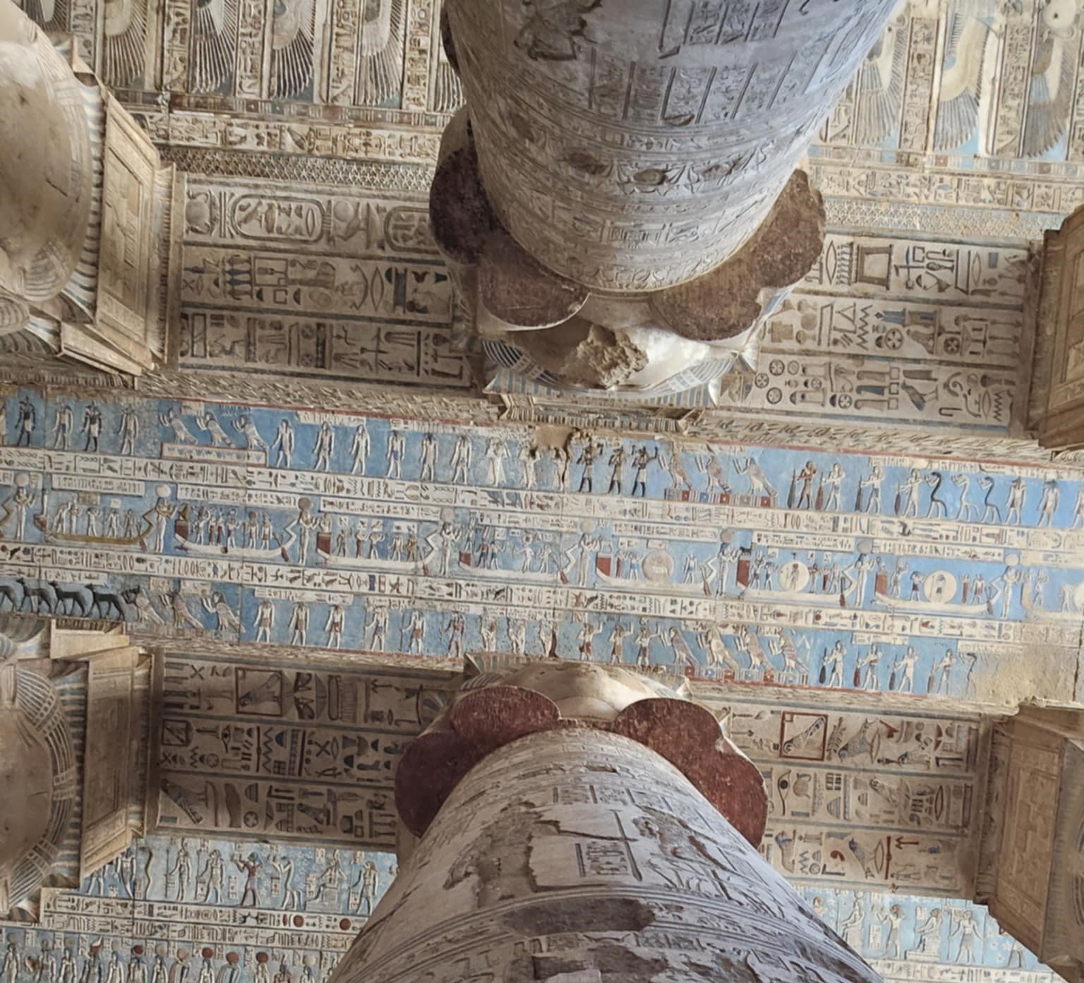 Templo de Dendera - Ativar o Quinto Chakra no Egito