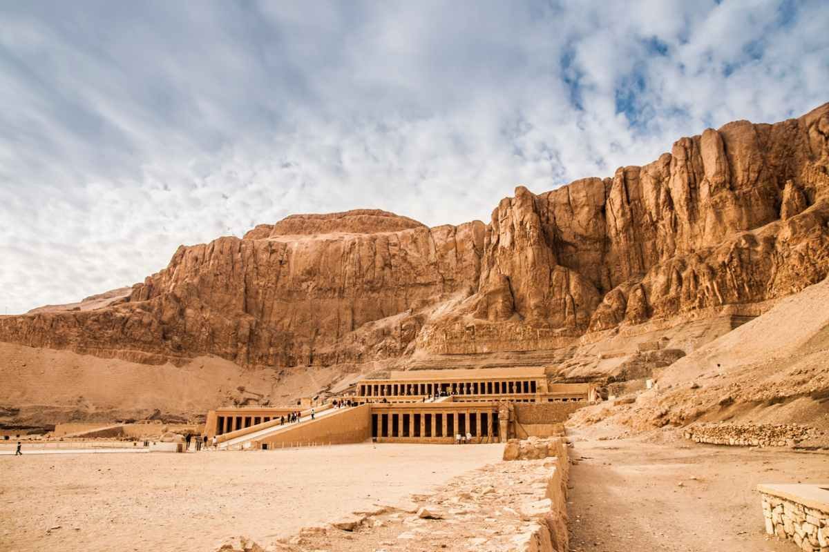 Esfinge no Vale dos Reis em Luxor - nova descoberta